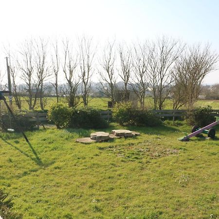 Les Gites Aux Volets Roses Landunvez Buitenkant foto