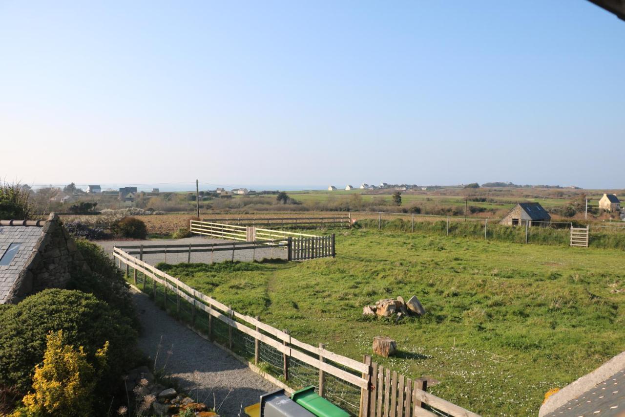 Les Gites Aux Volets Roses Landunvez Buitenkant foto