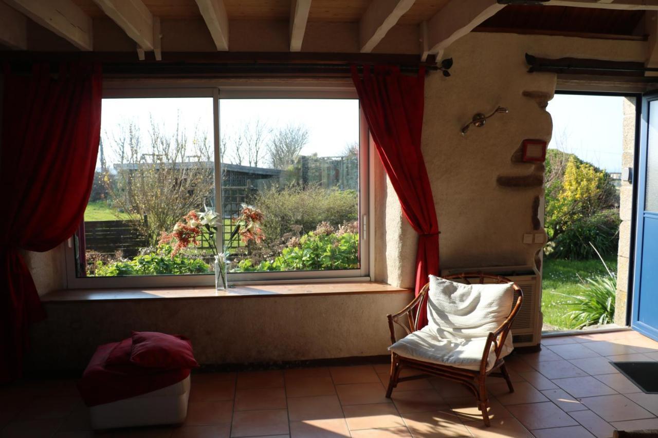 Les Gites Aux Volets Roses Landunvez Buitenkant foto