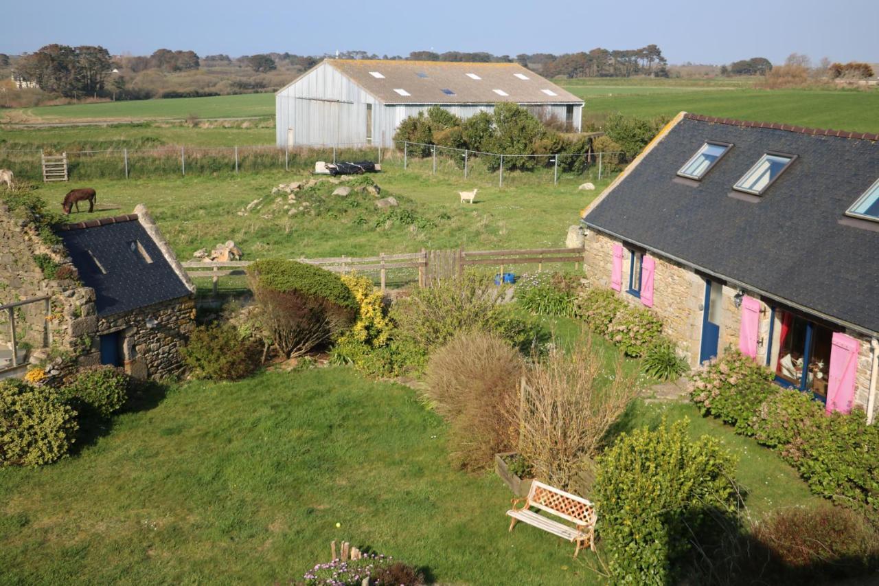 Les Gites Aux Volets Roses Landunvez Buitenkant foto