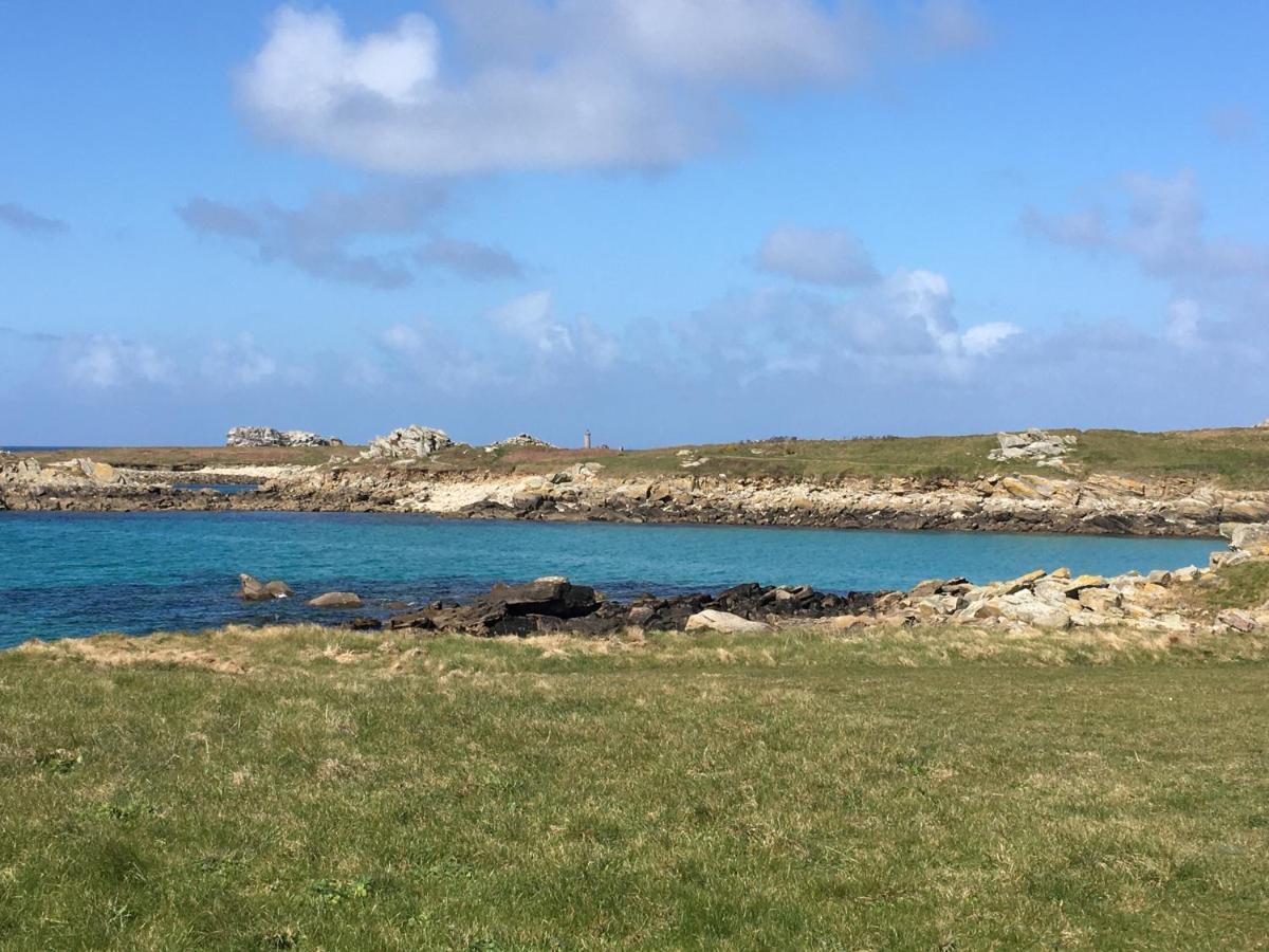 Les Gites Aux Volets Roses Landunvez Buitenkant foto